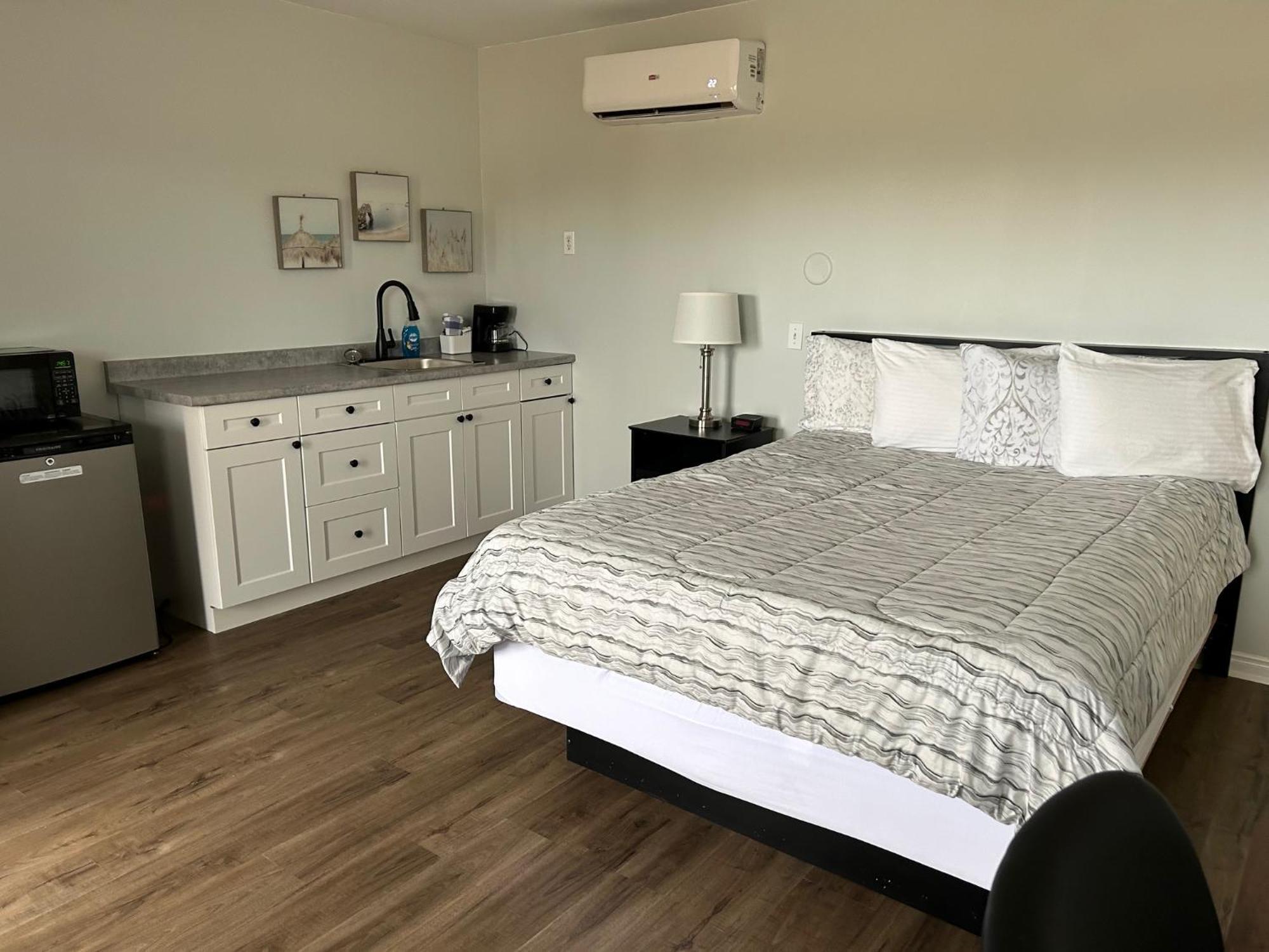 Middleton Motel & Suites Bagian luar foto
