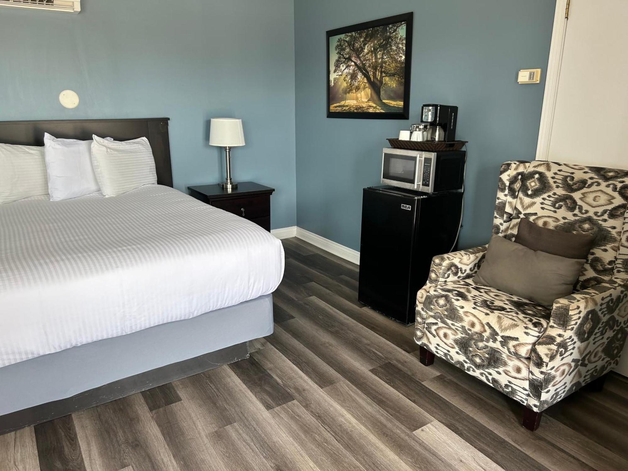 Middleton Motel & Suites Bagian luar foto