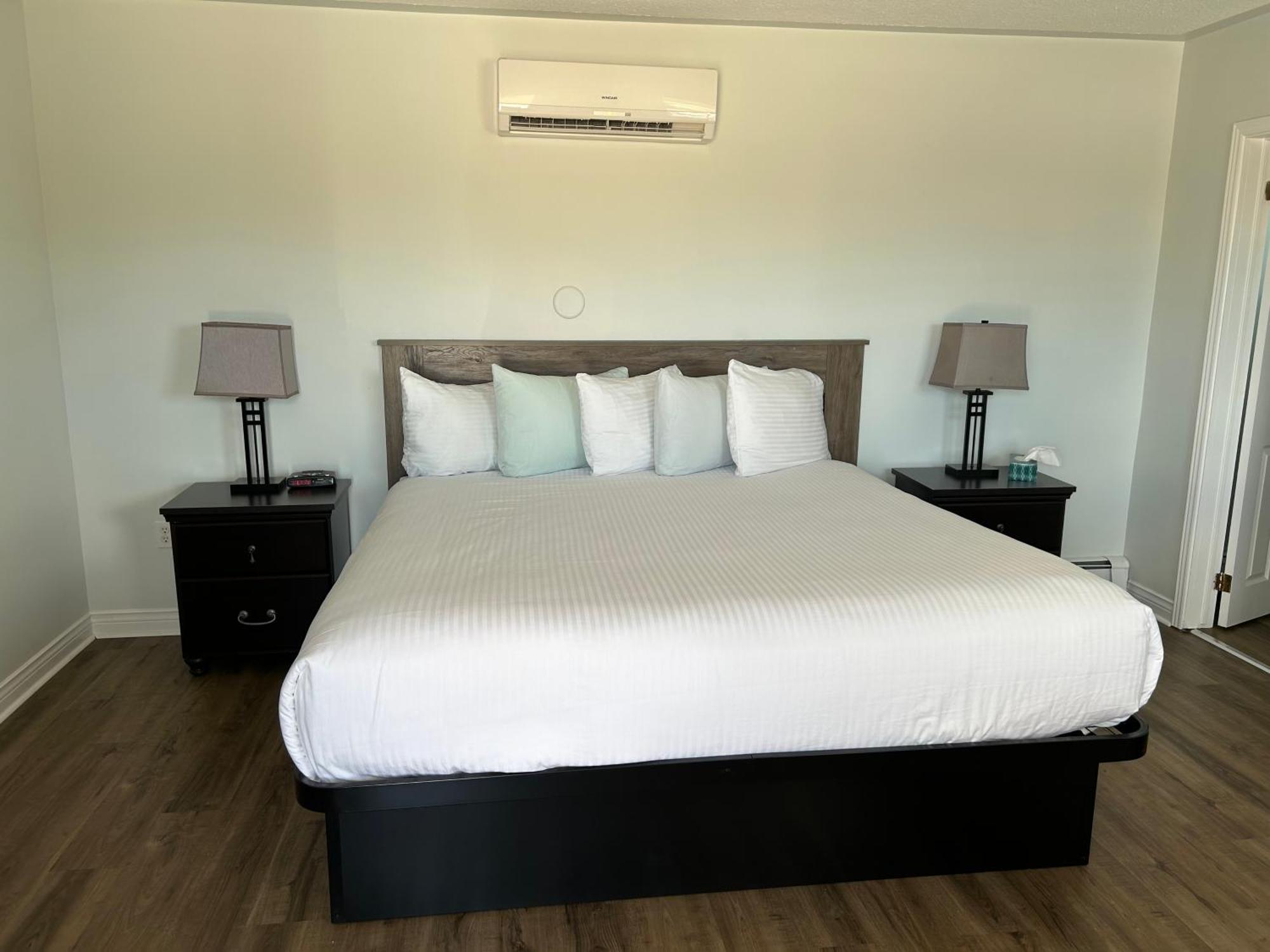 Middleton Motel & Suites Bagian luar foto