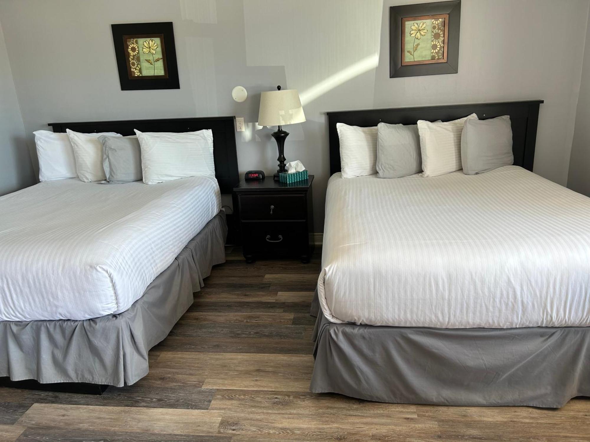 Middleton Motel & Suites Bagian luar foto