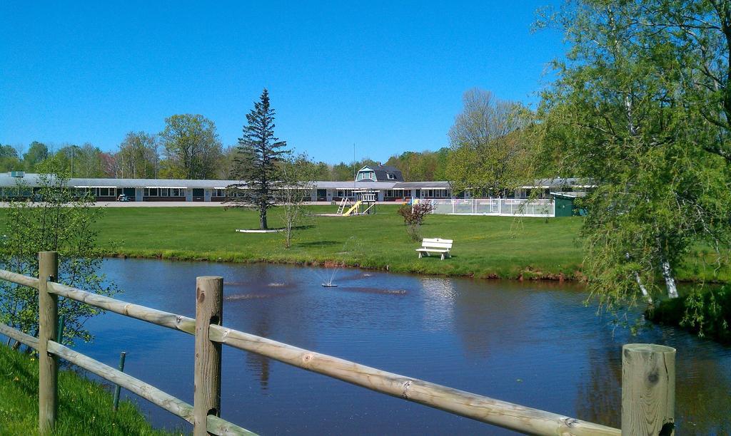Middleton Motel & Suites Bagian luar foto