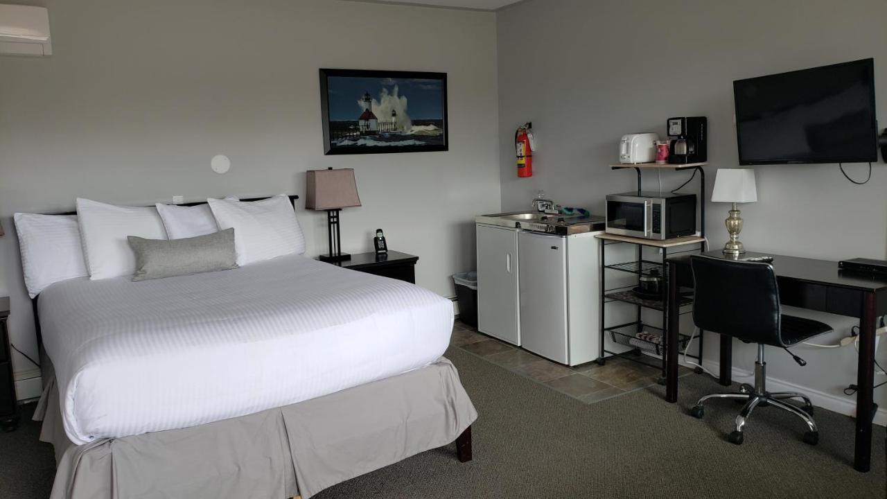 Middleton Motel & Suites Bagian luar foto