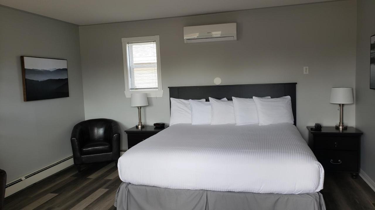 Middleton Motel & Suites Bagian luar foto